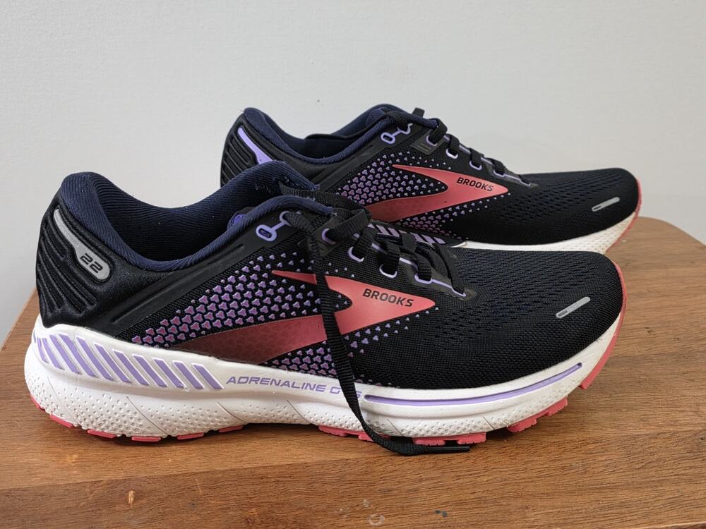 Brooks Adrenaline GTS 22 Women 11 Medium (B) 1203531B080 Running Walking Sneaker